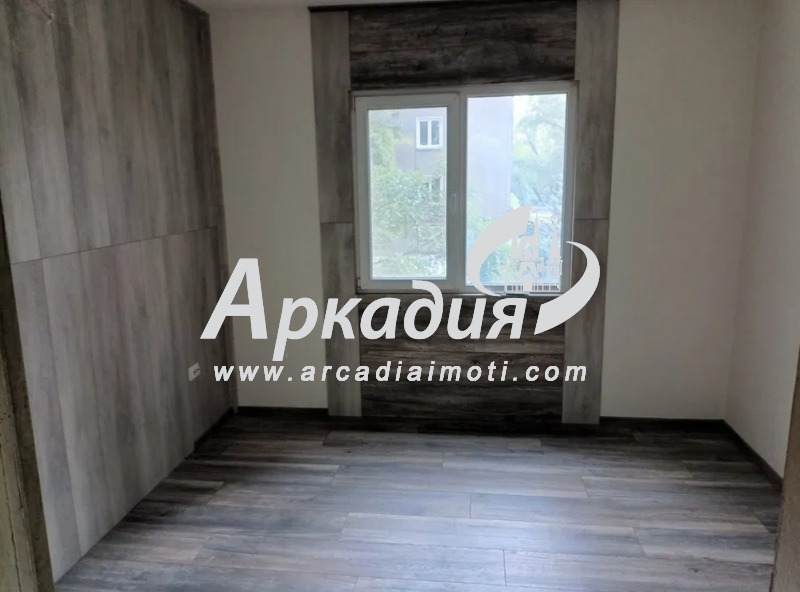 For Sale  2 bedroom Plovdiv , Vastanicheski , 69 sq.m | 71933623 - image [2]