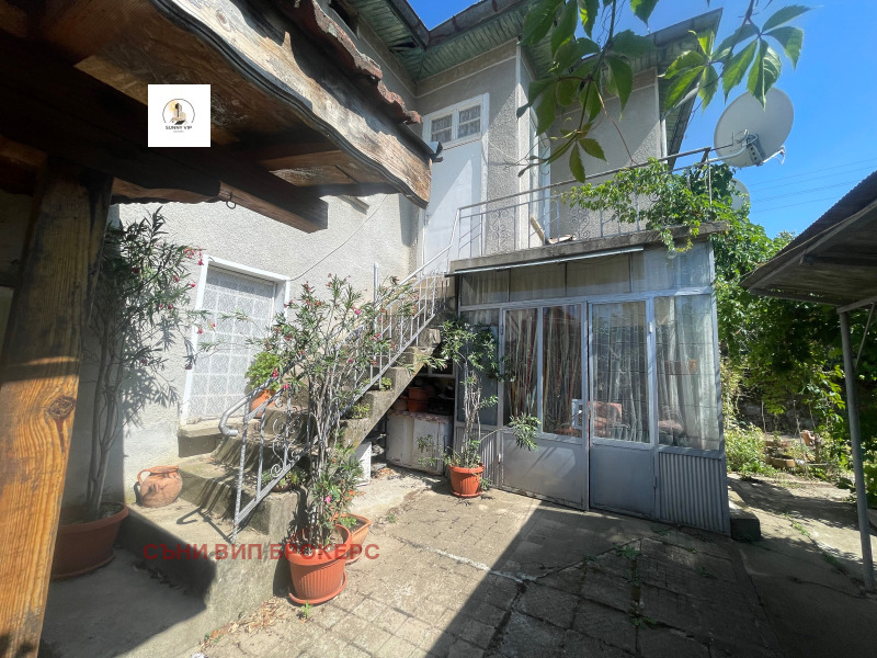 Продава КЪЩА, област Плевен, с. Божурица • 35000 € • 83290915 — Holmes.bg