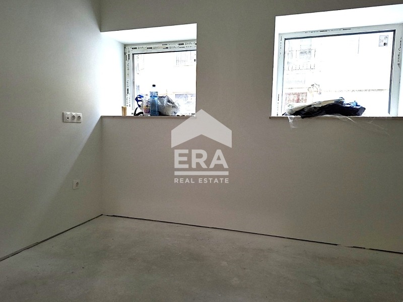 Продава ЕТАЖ ОТ КЪЩА, гр. Варна, Център, снимка 4 - Етаж от къща - 56673766