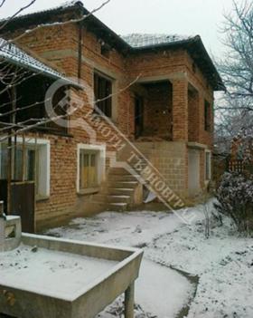 Продажба на имоти в с. Александрово, област Велико Търново - изображение 2 