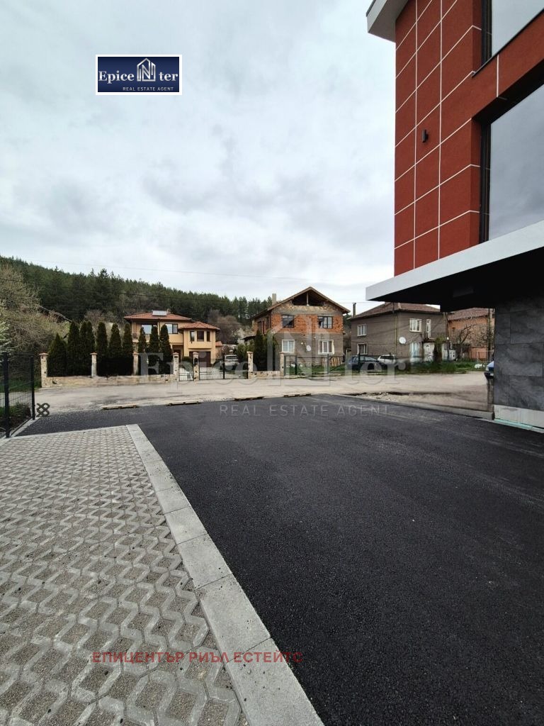 Продава МНОГОСТАЕН, гр. Перник, Мошино, снимка 3 - Апартаменти - 54242708