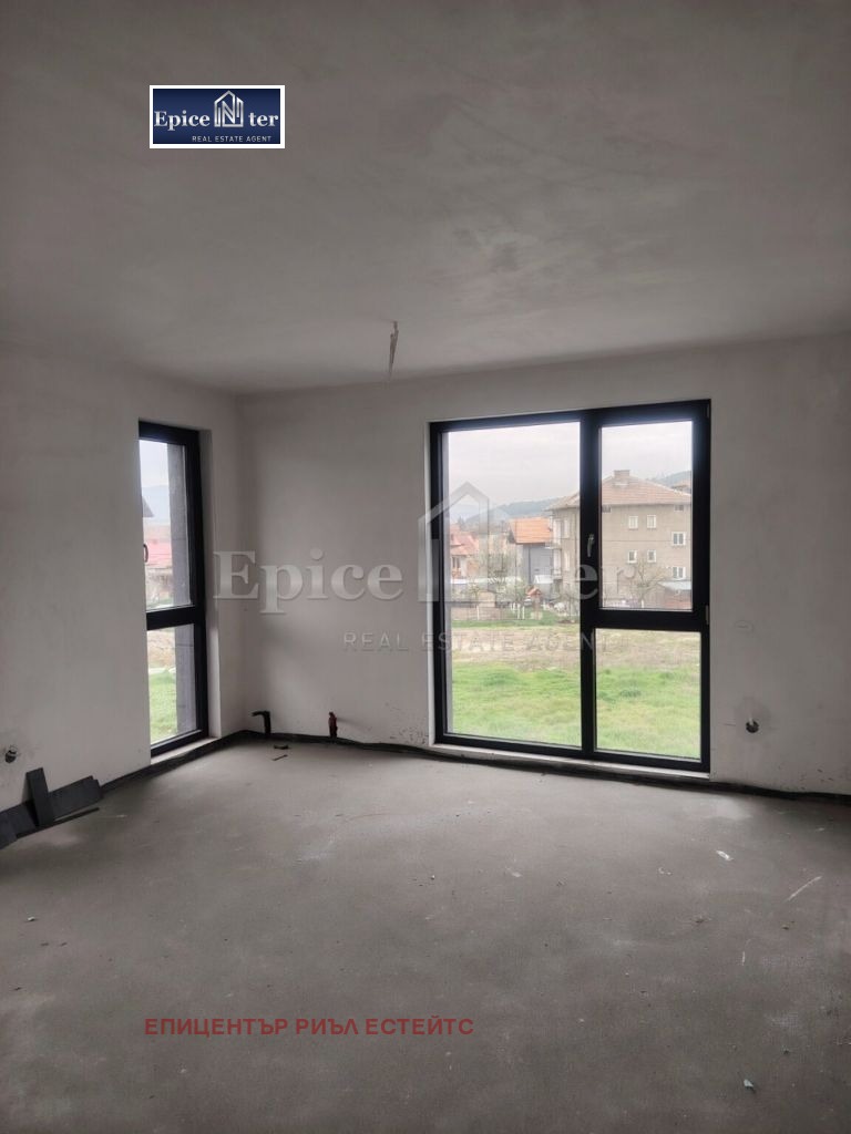 Продава МНОГОСТАЕН, гр. Перник, Мошино, снимка 13 - Апартаменти - 54242708