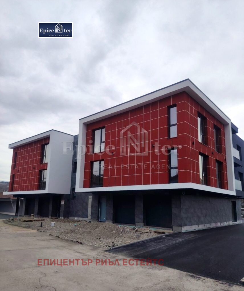 Продава МНОГОСТАЕН, гр. Перник, Мошино