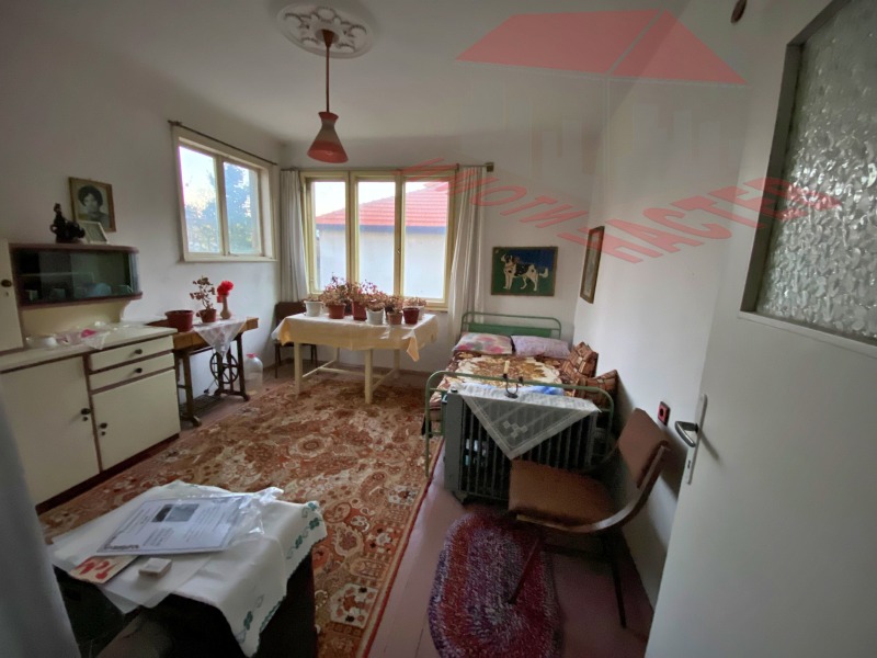 Продава ЕТАЖ ОТ КЪЩА в град Шумен, Добруджански - 254 кв.м / 235 194.27 € » 460 000 лв., ИМОТИ НАСТЕВ
