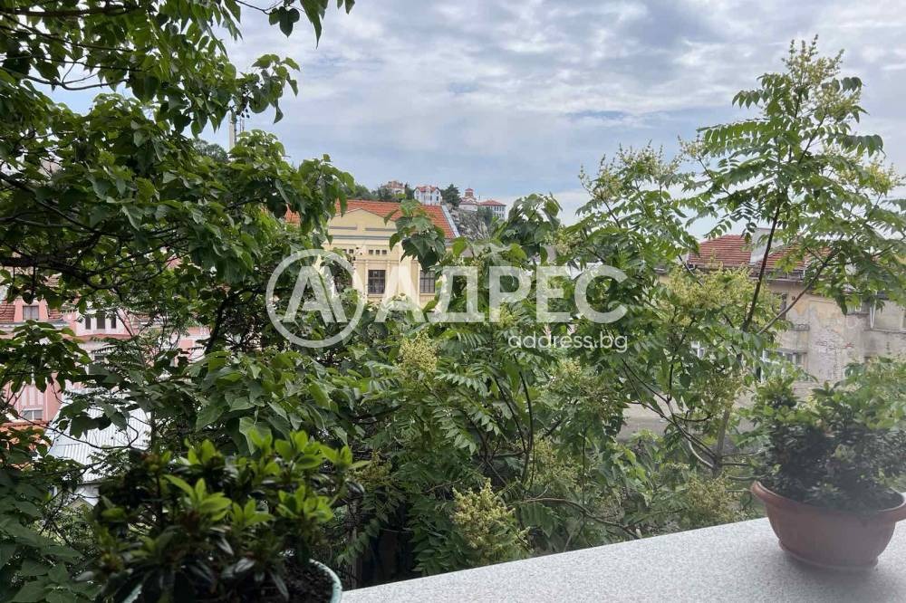 Продава ЕТАЖ ОТ КЪЩА, гр. Пловдив, Център, снимка 8 - Етаж от къща - 50575882