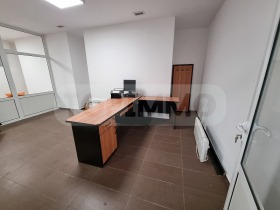 Büro Zentar, Warna 8