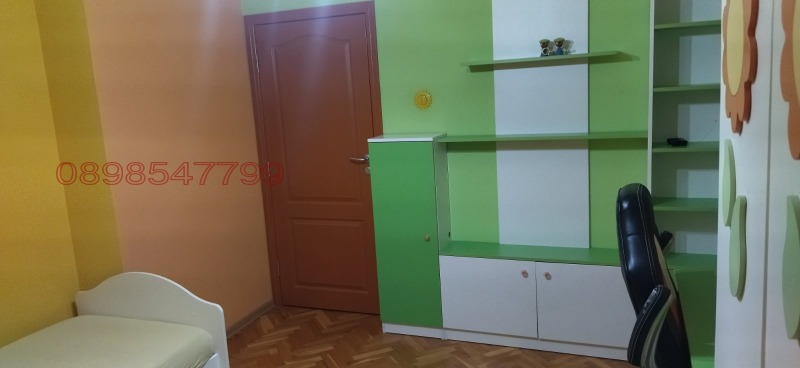 Продава МНОГОСТАЕН, гр. Разград, Център, снимка 9 - Апартаменти - 52779741