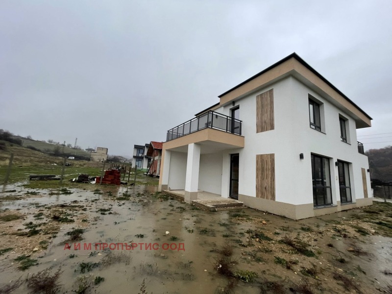 Продава КЪЩА, с. Изгрев, област Благоевград, снимка 2 - Къщи - 52652726