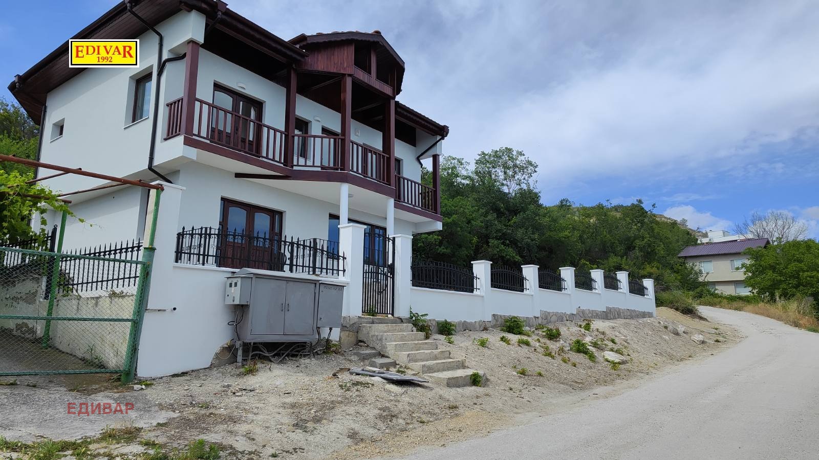 Продава КЪЩА, гр. Балчик, област Добрич, снимка 2 - Къщи - 46521383