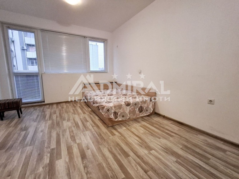 In vendita  Studio Burgas , Meden rudnik - zona V , 33 mq | 96592014