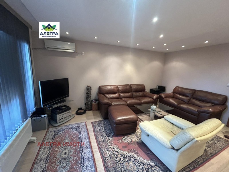 Продава 3-СТАЕН, гр. Пазарджик, Идеален център