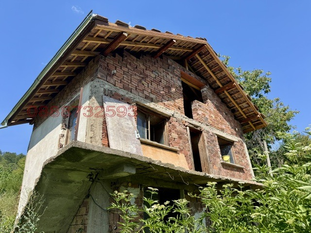 Продава ВИЛА, с. Голяма Желязна, област Ловеч