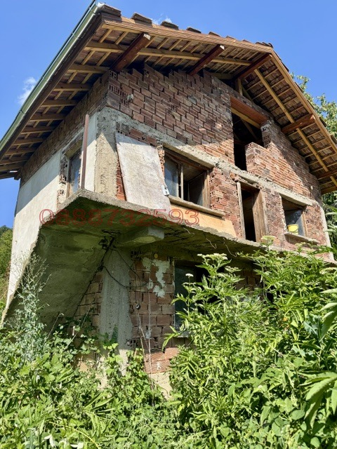 Продава ВИЛА, с. Голяма Желязна, област Ловеч, снимка 2 - Вили - 55651431