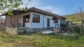 Продава къща област Шумен с. Александрово - [1] 