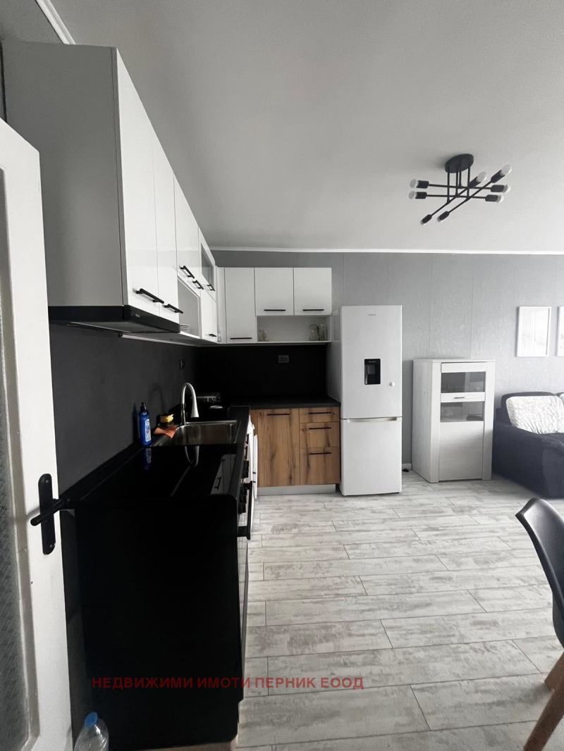Продава  3-стаен град Перник , Център , 66 кв.м | 30755557 - изображение [4]