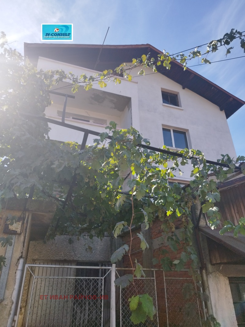 Продава ЕТАЖ ОТ КЪЩА в област Кюстендил, гр. Дупница - 110 кв.м / 68 000 € » 132 996.44 лв., ЕТ ИВАН РАЙЧОВ-ИВ
