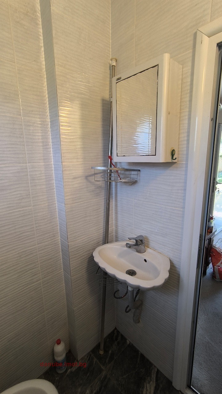 Продава КЪЩА, с. Костанденец, област Разград, снимка 12 - Къщи - 55741146