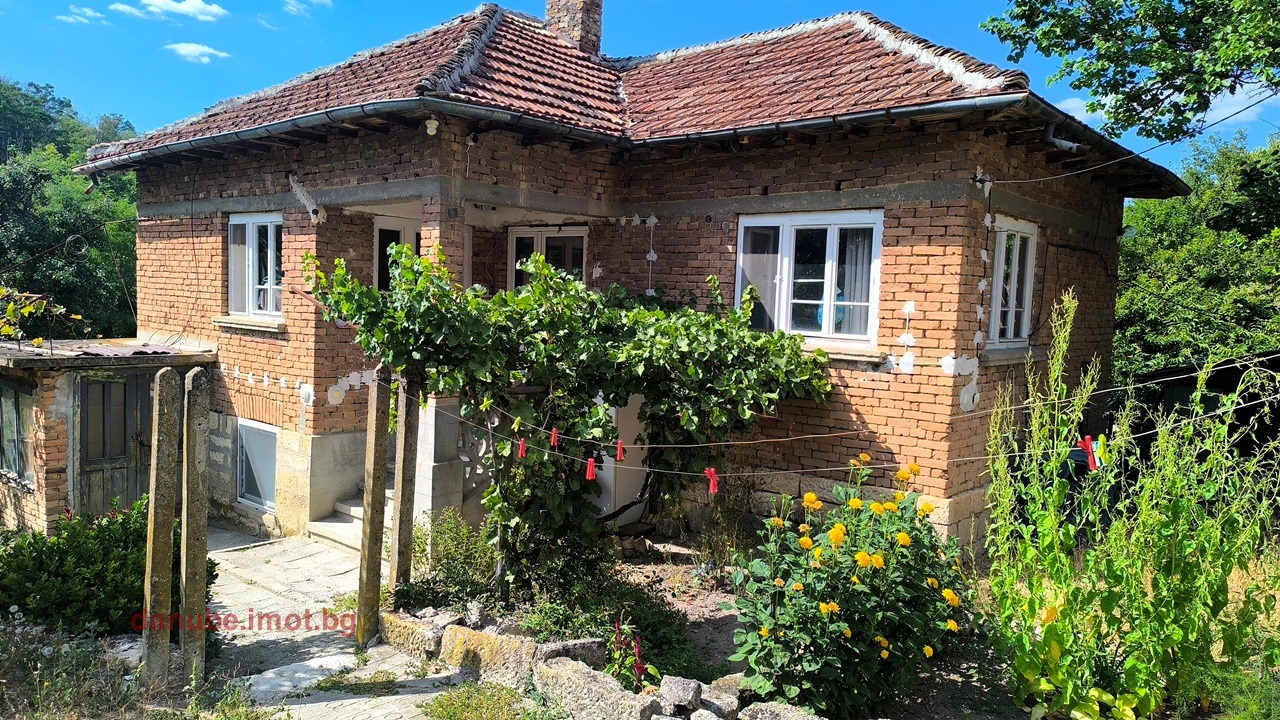 Продава КЪЩА, с. Костанденец, област Разград