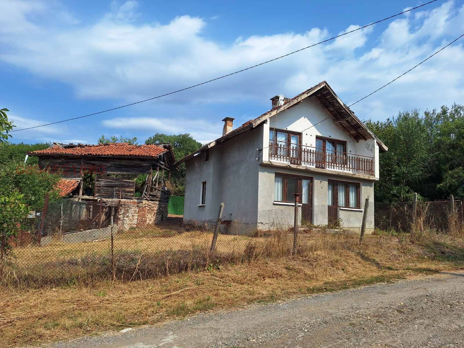 Продава КЪЩА, с. Макоцево, област София област