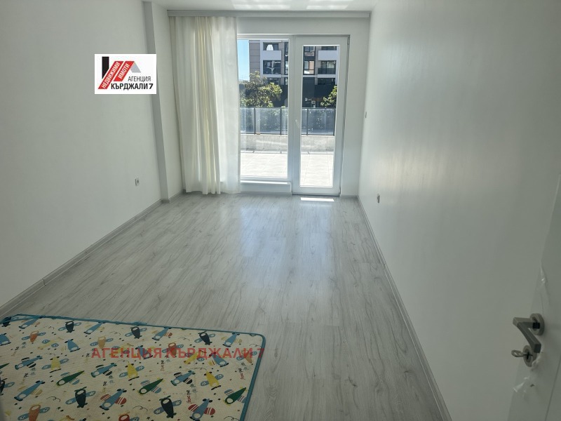 Продава 2-СТАЕН, град Кърджали, Център • 105000 € / 205362.15 лв. • 12478363 1