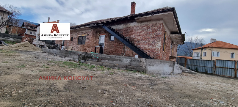 Продава  Къща област Кюстендил , с. Сапарево , 250 кв.м | 33387939 - изображение [2]