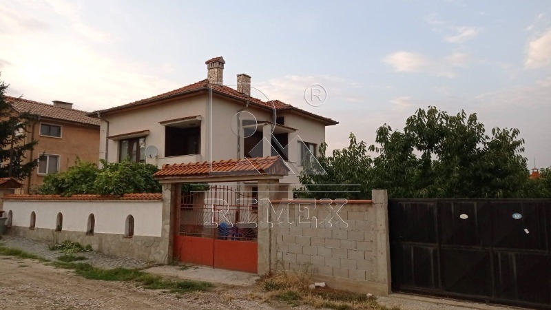 Продава  Къща, област Пловдив, с. Брестник •  250 000 EUR • ID 88084915 — holmes.bg - [1] 