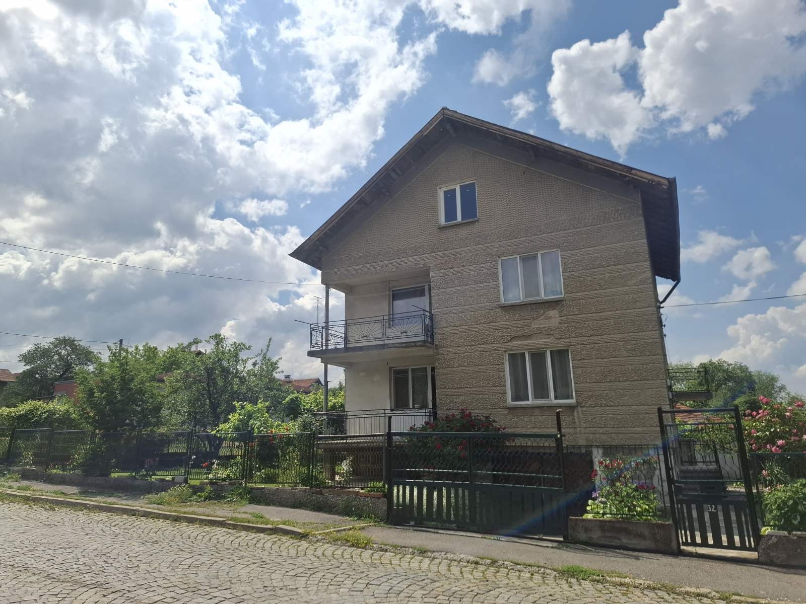 Продава КЪЩА, гр. София, Суходол, снимка 2 - Къщи - 54791859