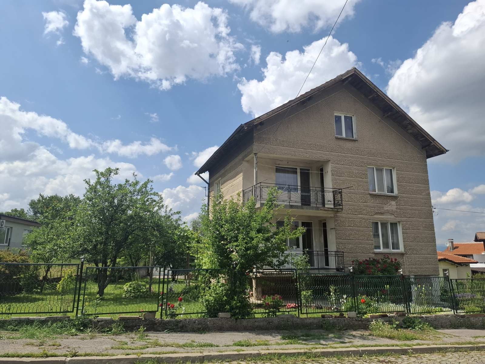 Продава КЪЩА, гр. София, Суходол