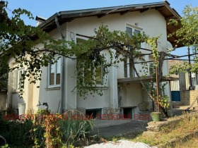 House Ugarchin, region Lovech 1