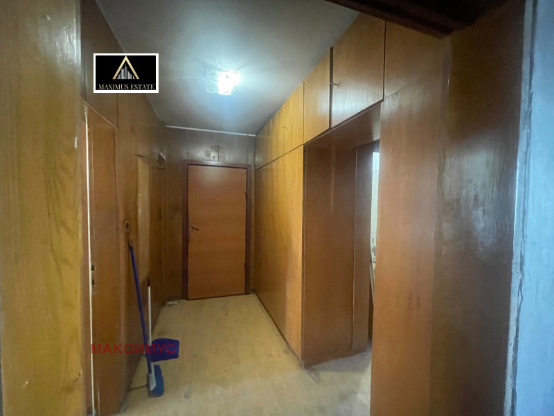 Продава 3-СТАЕН, гр. София, Гоце Делчев, снимка 2 - Апартаменти - 52796536