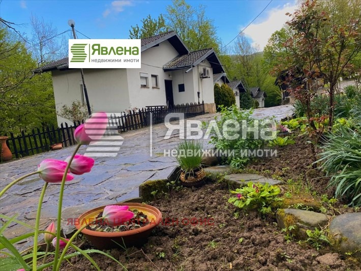 Продава ХОТЕЛ, с. Орешак, област Ловеч, снимка 2 - Хотели - 48999595