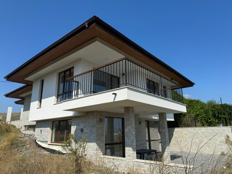 Προς πώληση  σπίτι περιοχή Μπουργκάς , Λακα , 240 τ.μ | 67273103