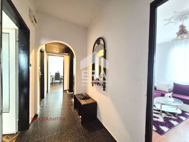 Продава 3-СТАЕН, гр. Бургас, Възраждане, снимка 3 - Апартаменти - 54686193