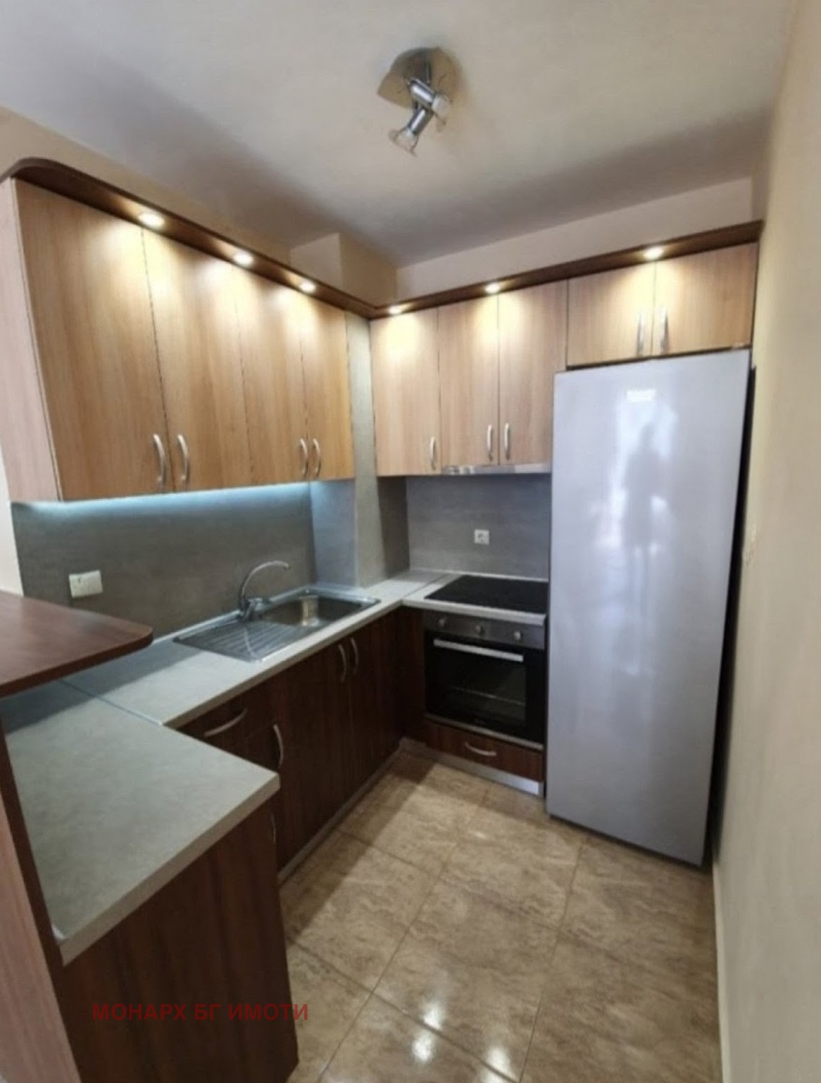 Продава 2-СТАЕН, гр. София, Света Троица