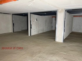 Garage Makedonski, Stara Zagora 1