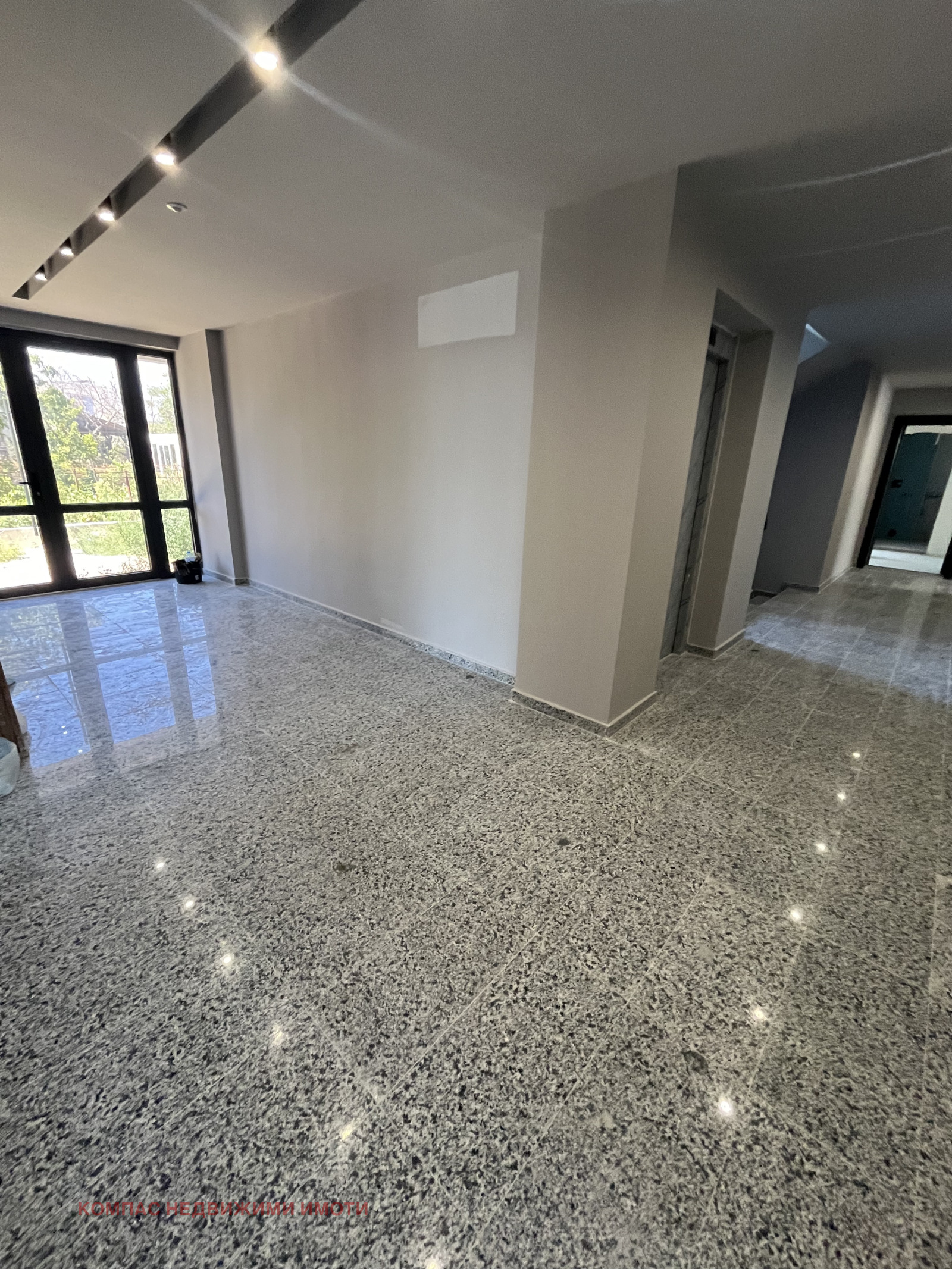 Продава 2-СТАЕН, гр. Варна, Бриз, снимка 16 - Апартаменти - 54034776