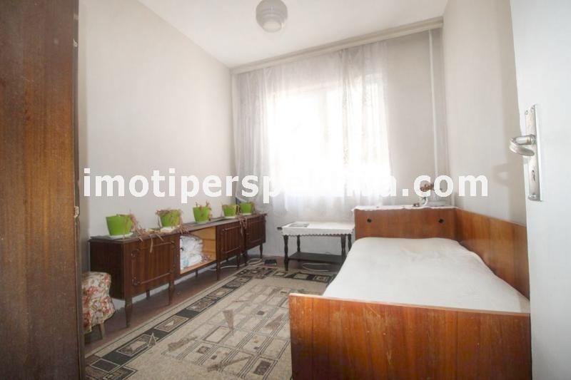 Продава 3-СТАЕН, гр. Пловдив, Кючук Париж, снимка 2 - Апартаменти - 43773713