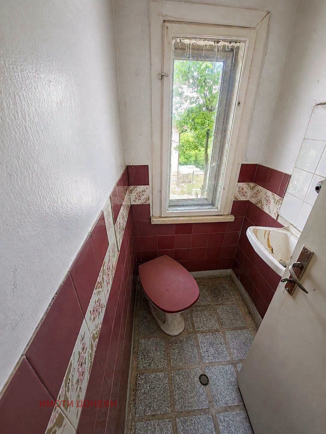 Продава КЪЩА, гр. София, Горна баня, снимка 12 - Къщи - 56267280