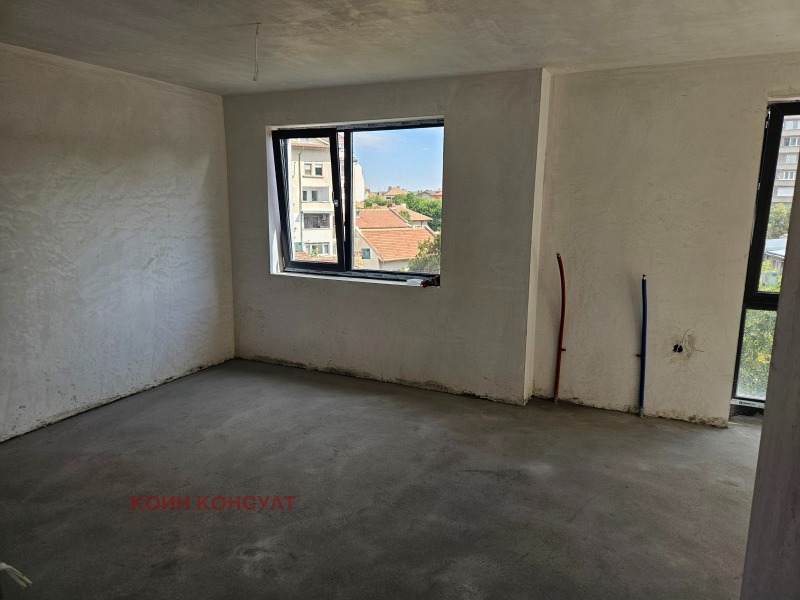 Na prodej  1 ložnice Pleven , 9-ti kvartal , 70 m2 | 28168314 - obraz [4]