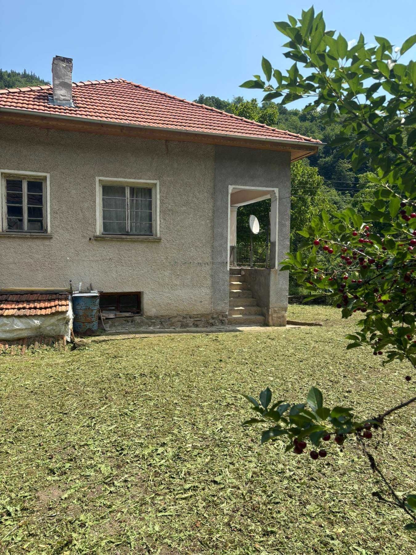 Продава КЪЩА, гр. Етрополе, област София област
