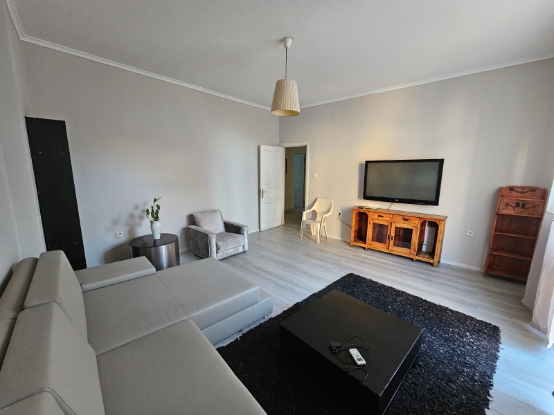 For Sale  3+ bedroom Plovdiv , Tsentar , 120 sq.m | 45534515
