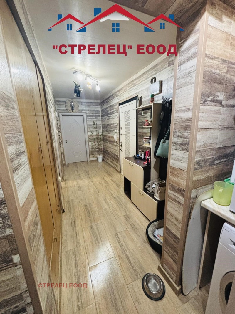Продава  3-стаен град Добрич , Център , 86 кв.м | 79221604 - изображение [2]