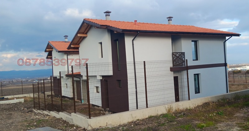 Продава КЪЩА, с. Гурмазово, област София област, снимка 2 - Къщи - 48152329