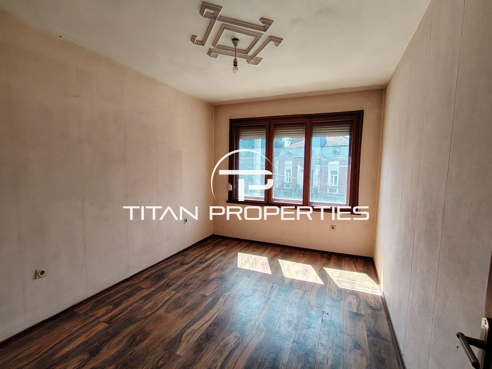 Продава 3-СТАЕН, гр. Бургас, Център, снимка 2 - Апартаменти - 55789878