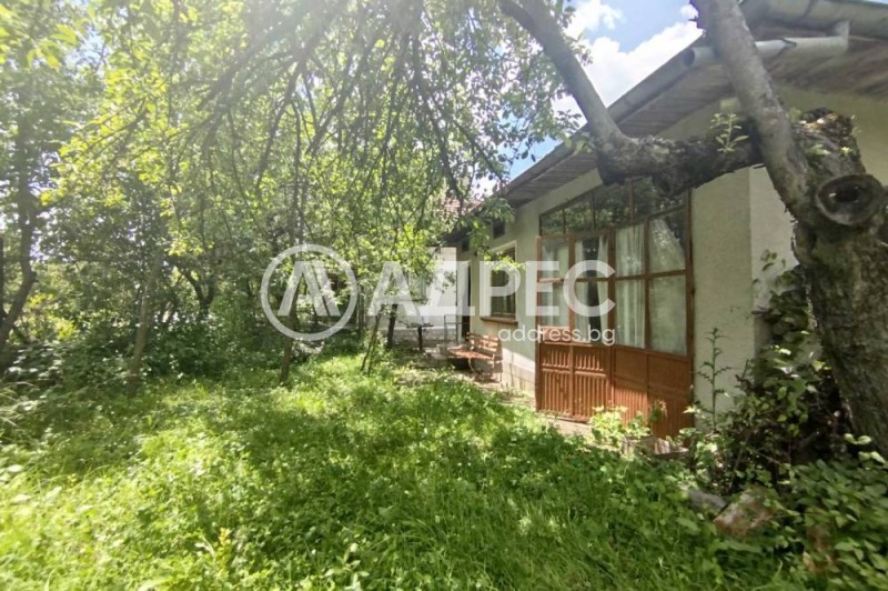 En venta  Casa región Sofia , Dzhurovo , 152 metros cuadrados | 23301799 - imagen [2]