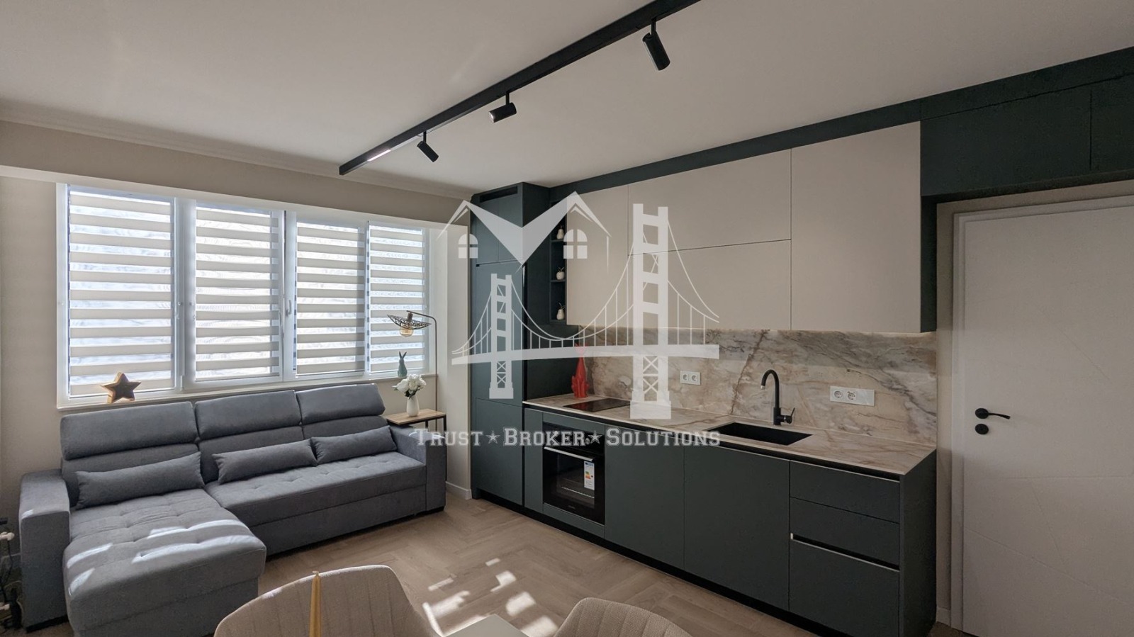 Продава 3-СТАЕН, гр. София, Оборище, снимка 2 - Апартаменти - 53708410