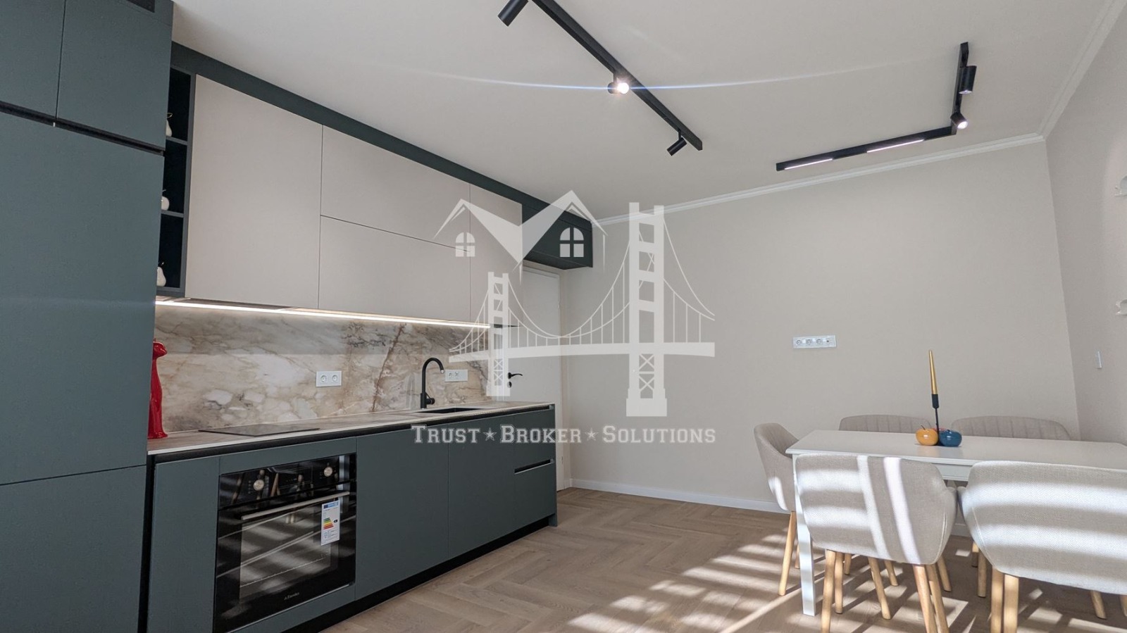 Продава 3-СТАЕН, гр. София, Оборище, снимка 4 - Апартаменти - 53708410