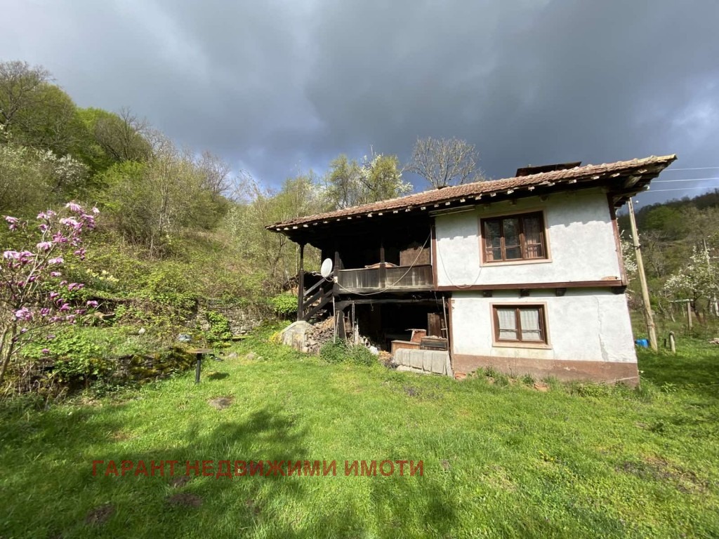 Продава КЪЩА, с. Бойновци, област Габрово