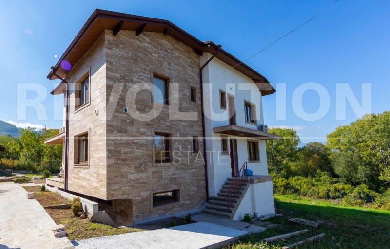 Eladó  2 hálószobás Sofia , Lozen , 156 négyzetméter | 75518656