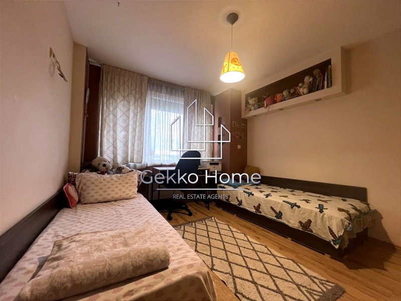 Продава 3-СТАЕН, гр. Варна, Лятно кино Тракия, снимка 4 - Апартаменти - 52130035